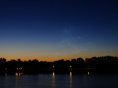 Abb. 3: Mittleres Teilfeld um 03:53 MESZ. Die Helligkeit erreichte zuvor zeitweise die Stufe 3. Höhe 11°, Azimut 45° - 58°