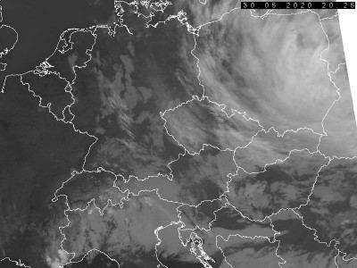 Abb. 2: Satellitenbild (Infrarot) von METOP 1 vom 30.05.2020, 22.25 MESZ.<br />Bildquelle: Czech Hydrometeorological Institute, lizenziert unter https://creativecommons.org/licenses/by-nc-nd/3.0/cz/deed.de
