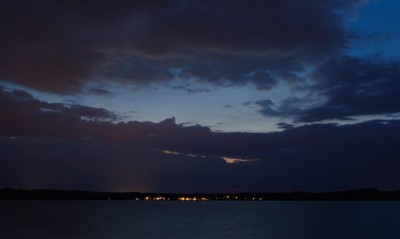 00:09 MESZ - Helligkeit f - Sonnenstand bei -11,4° (24mm, Kleinbild, zugeschnitten)