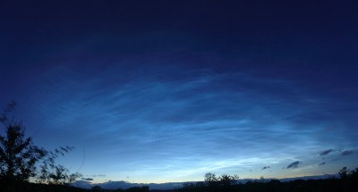 Ab ca. 22:50 war es möglich, mit 16mm auf Vollformat die gesamte Höhe des "Displays" auf ein Bild zu bannen. 2-Panel-Mosaik, 3s @ ISO 100 f/2.8