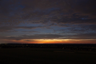 00:27 MESZ - NLCs bei Helligkeit 4, die "Ausleuchtung" der troposphärischen Bewölkung über mir war auch visuell deutlich wahrzunehmen