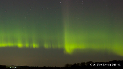 Mein Bild 2 :    <br />Datum:     13 / 14 03 2022<br />Zeit :     00:44 MEZ<br />Kamera :     Pentax K3 II   <br />Objektiv :     55 mm 1:1,4 bei 2,8 <br />ISO :     2000<br />Belichtungszeit :     2 Sekunden <br />EXIF-Daten mit GPS Daten