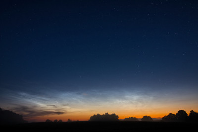 2022_06_07M_0243MESZ_SD15_ISO50_20sec_14mmf2_Broellin_NLC_0253_2022VarCb3_JPGooGIMP_1400x933pix.jpg