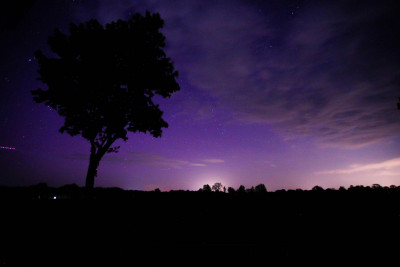 02.05.2024, 23:28 Uhr MESZ, Sittensen 53,3 Grad, Canon 6d, 17mm, 2.8, ISO 2500, 8 Sek, fotografisches Polarlicht