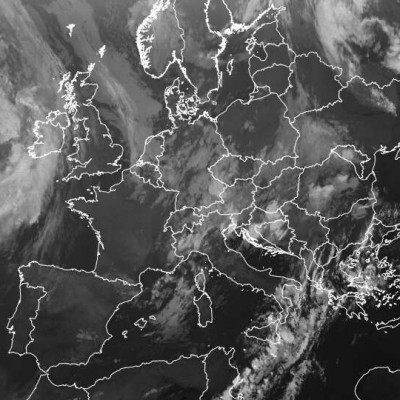 Abb. 1: Satellitenbild (Infrarot) vom 13.06.2024, 00:15 UTC (= 02.15 MESZ).<br />Quelle: https://wetterzentrale.de/, lizenziert unter https://creativecommons.org/licenses/by-nc/4.0/ .