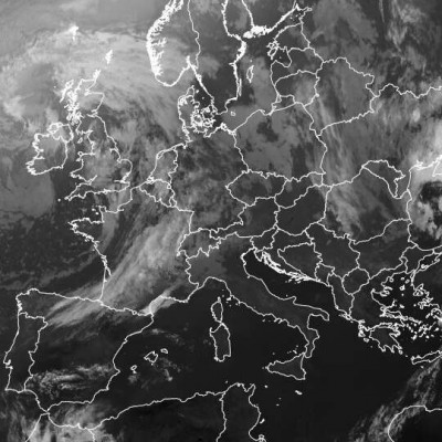 Abb. 1: Satellitenbild (Infrarot) vom 14.06.2024, 21:15 UTC (= 23.15 MESZ).<br />Quelle: https://wetterzentrale.de/, lizenziert unter https://creativecommons.org/licenses/by-nc/4.0/ .