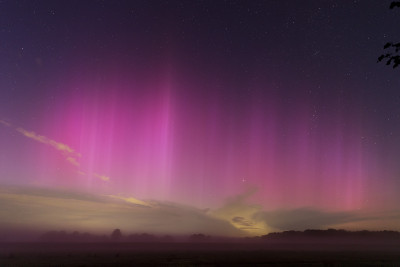 Polarlicht um 21:19 Uhr MESZ, aufgenommen bei 24 mm. Die Beamer waren visuell sichtbar.