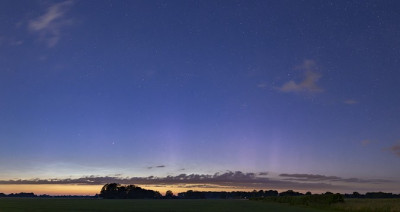 k-2357_02062025-pano.jpg (33.57 KiB) 8609 mal betrachtet 02.06.2025, ca. 23:57 MESZ (24mm, KB; 2-fach Panorama)