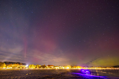 19:57 UTC: SAR-Bogen nach Westen mit Beamer, vermutlich STEVE