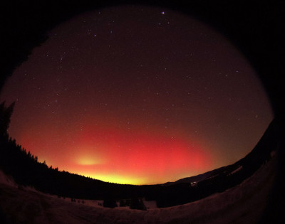 23:07 Uhr: Nordhimmel mit grünen Flecken