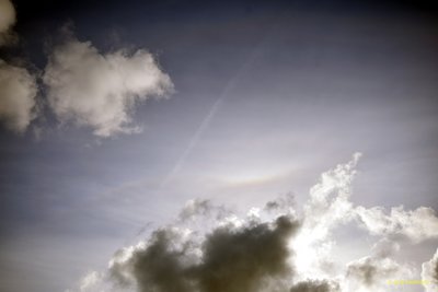 19:01 MESZ:  oberer konkaver Parrybogen ( ? )